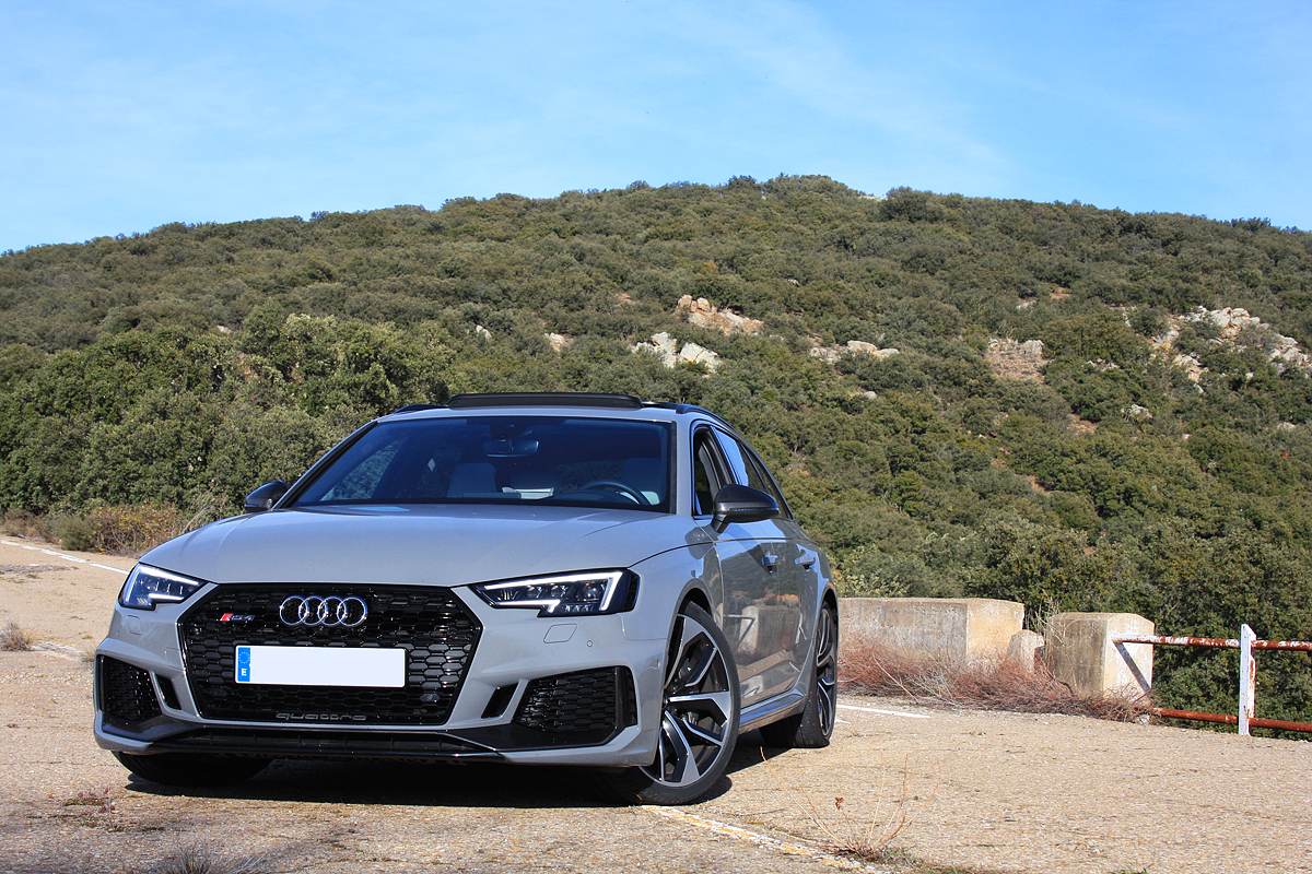 center19 Audi-RS4-Avant-frontal-blog