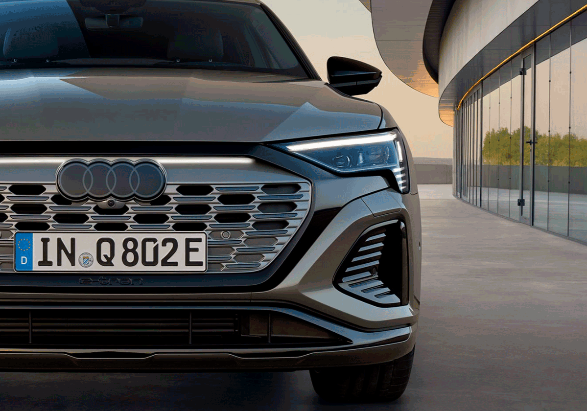 Audi-Q8-etron-acabado-de-pintura-s-line