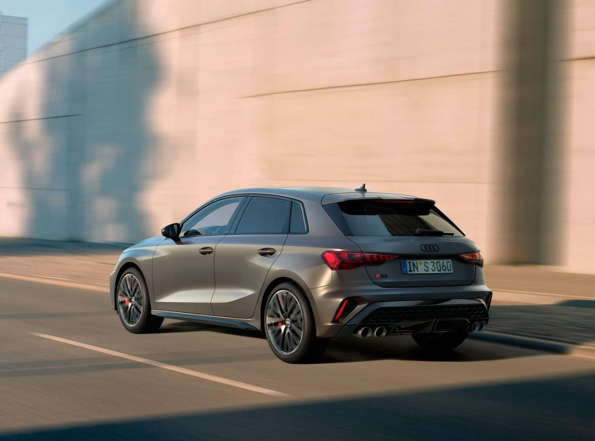 Audi-S3-Sportback-siente-su-potencia
