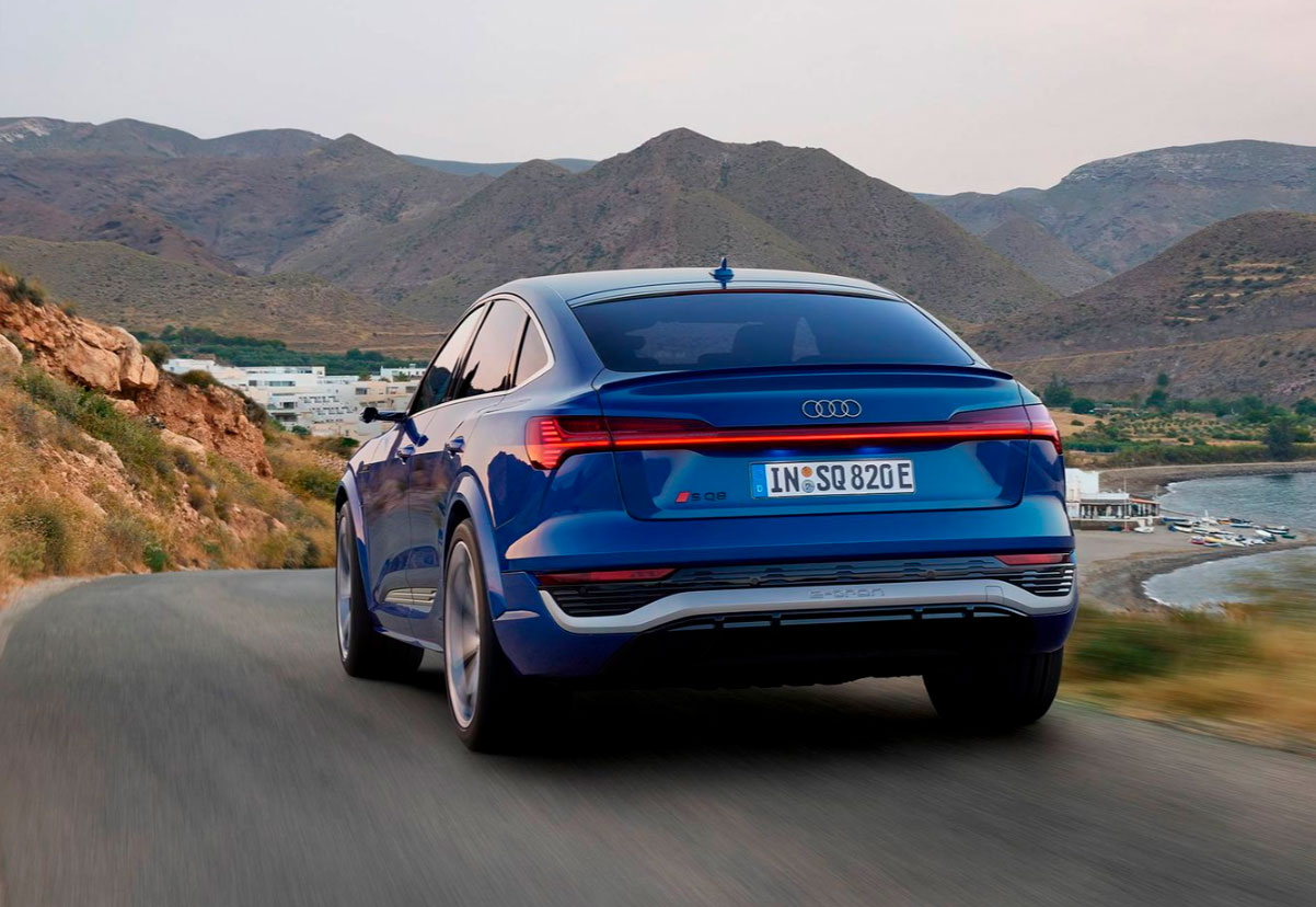Audi-SQ8-Sportback-etron-triple-palcer